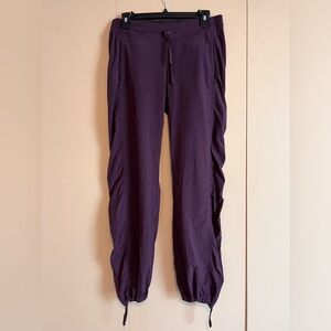 ATHLETA La Viva Joggers - Eggplant color